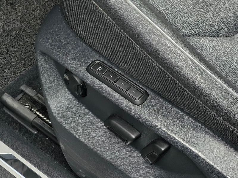 2020 Volkswagen Tiguan 2.0 TDI Prestige photo 19