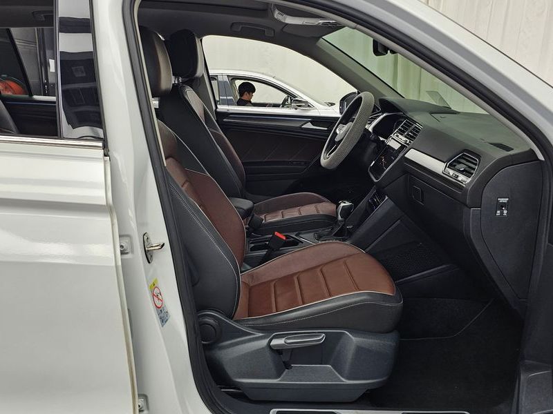 2023 Volkswagen Tiguan 2.0 TSI Prestige photo 11