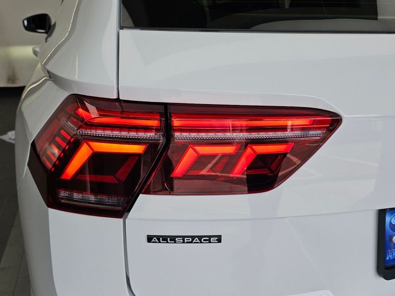 2023 Volkswagen Tiguan 2.0 TSI Prestige photo 23
