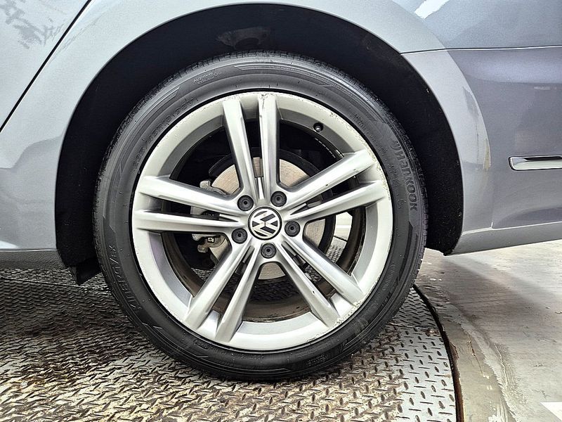 2015 Volkswagen Passat 2.0 TDI B7 photo 11