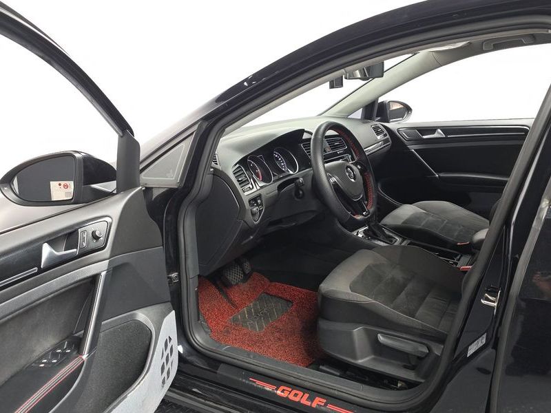 2014 Volkswagen Golf 1.6 TDI photo 10