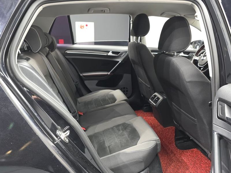 2014 Volkswagen Golf 1.6 TDI photo 12