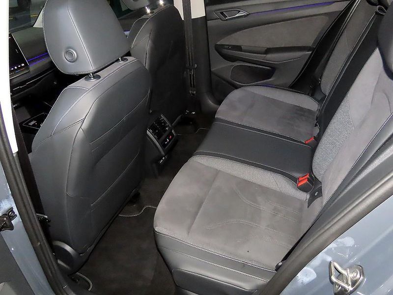 2025 Volkswagen Golf 2.0 TDI Prestige photo 7