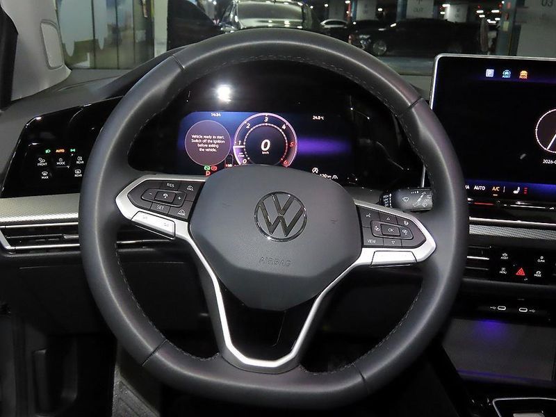 2025 Volkswagen Golf 2.0 TDI Prestige photo 8