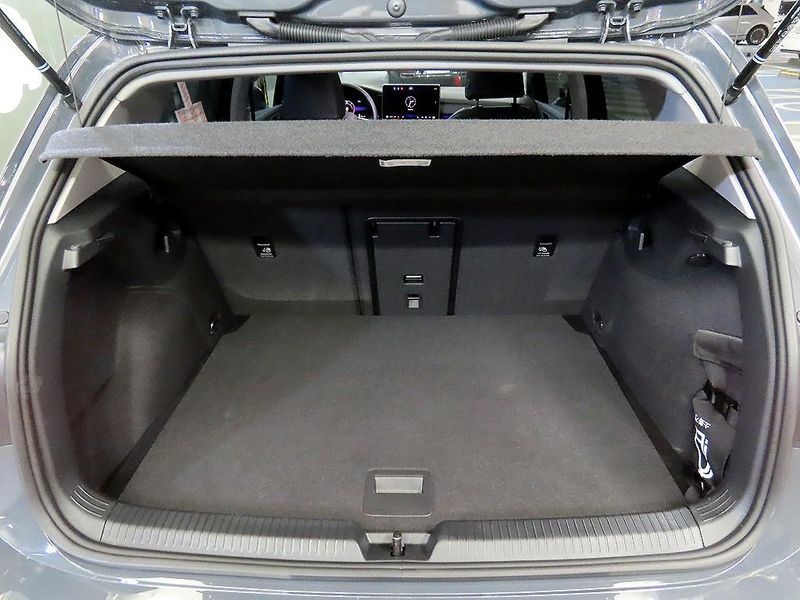 2025 Volkswagen Golf 2.0 TDI Prestige photo 17