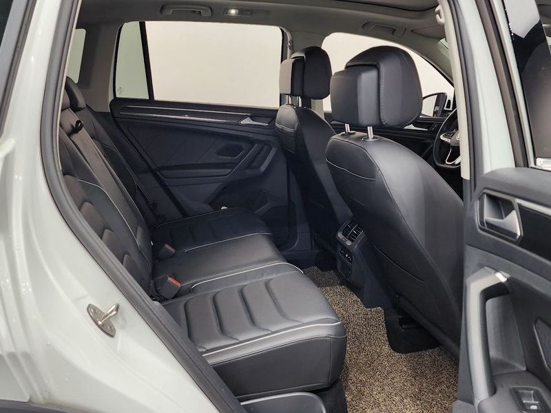 2023 Volkswagen Tiguan 2.0 TDI Prestige photo 11