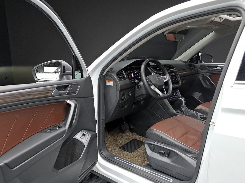 2023 Volkswagen Tiguan 2.0 TSI Prestige photo 10