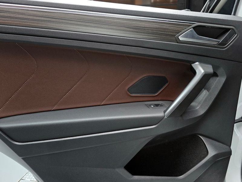 2023 Volkswagen Tiguan 2.0 TSI Prestige photo 25