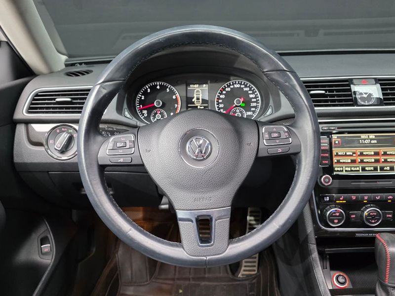 2015 Volkswagen Passat 1.8 TSI Sport B7 photo 14