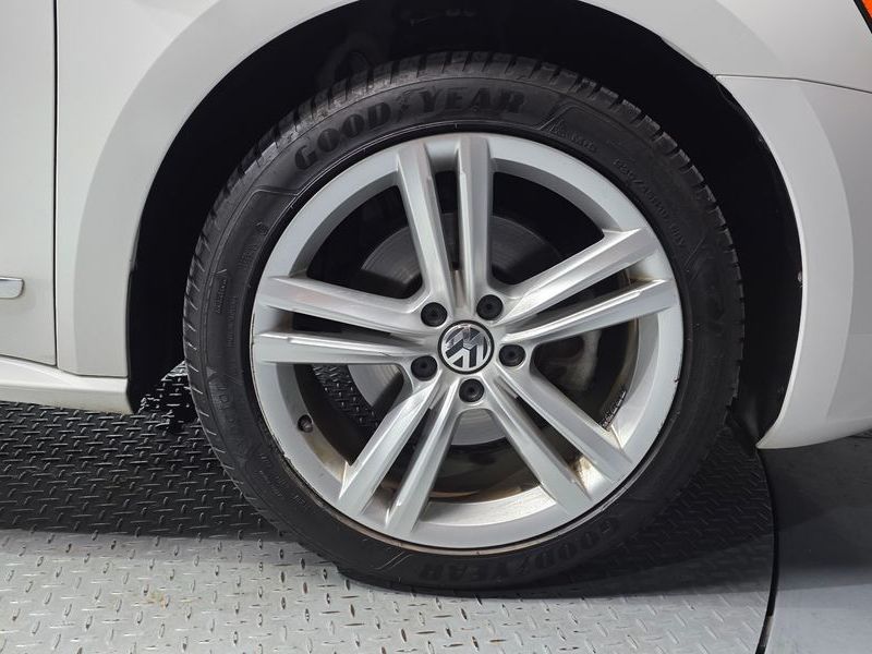 2015 Volkswagen Passat 1.8 TSI Sport B7 photo 21