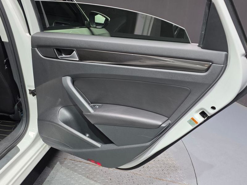 2015 Volkswagen Passat 1.8 TSI Sport B7 photo 25