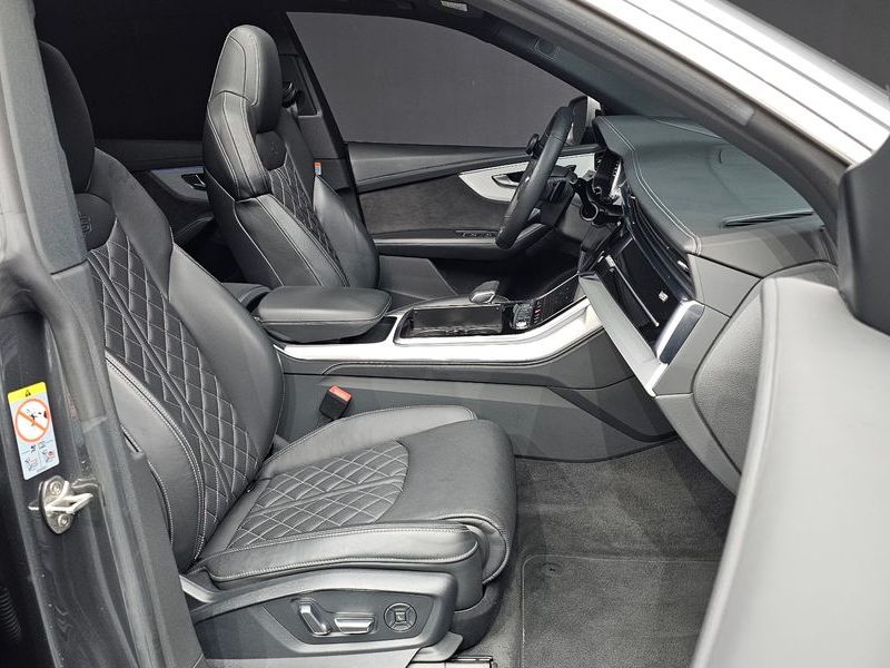 2020 Audi Q8 50 TDI Quattro Premium photo 11