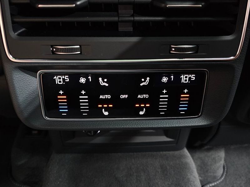 2020 Audi Q8 50 TDI Quattro Premium photo 19