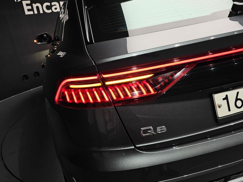 2020 Audi Q8 50 TDI Quattro Premium photo 23