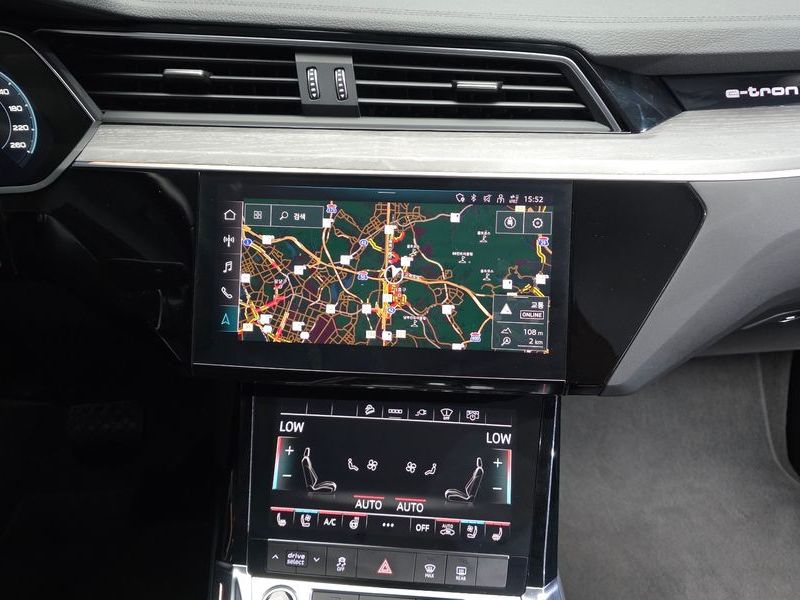 2022 Audi e-tron 50 Quattro photo 13