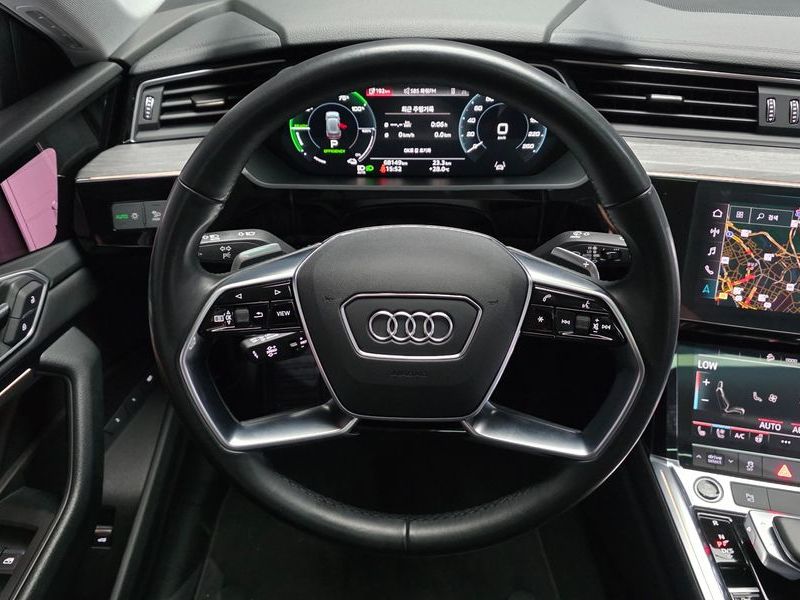 2022 Audi e-tron 50 Quattro photo 14