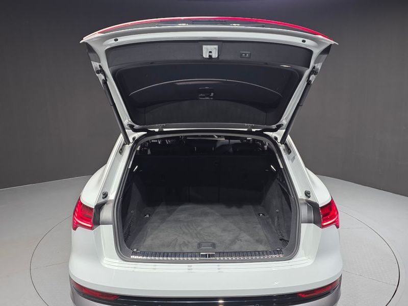 2022 Audi e-tron 50 Quattro photo 17