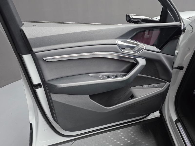 2022 Audi e-tron 50 Quattro photo 18