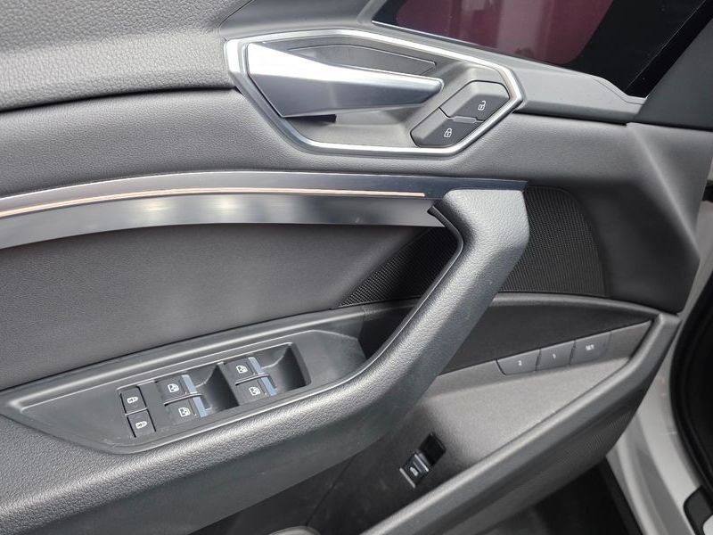 2022 Audi e-tron 50 Quattro photo 24