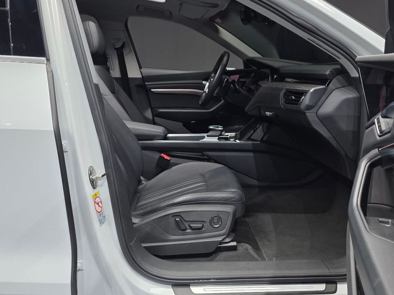 2022 Audi e-tron 50 Quattro photo 26