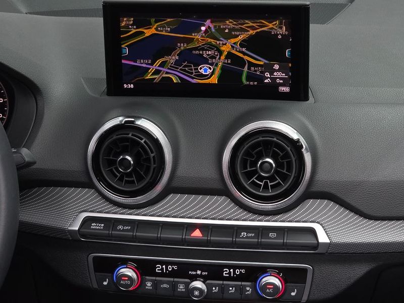 2023 Audi Q2 35 TDI Premium photo 14