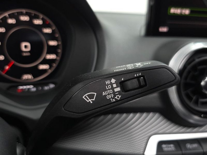 2023 Audi Q2 35 TDI Premium photo 18