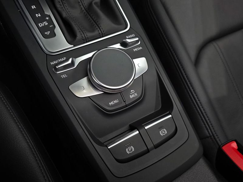 2023 Audi Q2 35 TDI Premium photo 28