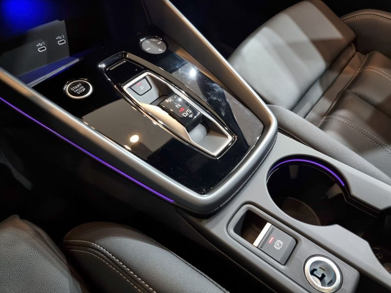 2025 Audi A3 40 TFSI Premium photo 9