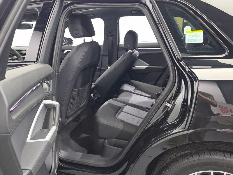 2025 Audi Q3 40 TFSI Quattro Premium photo 11