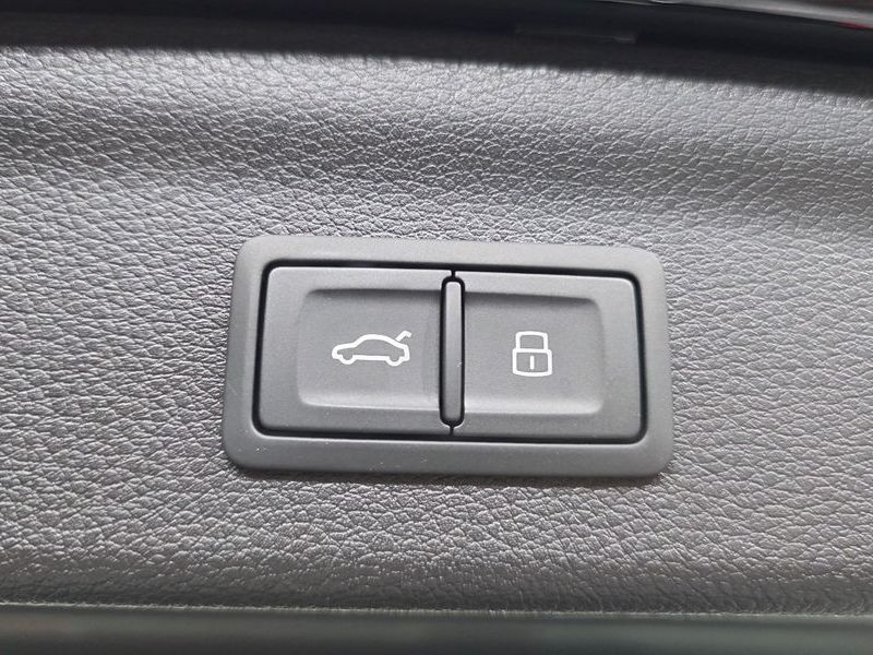 2025 Audi Q3 40 TFSI Quattro Premium photo 18