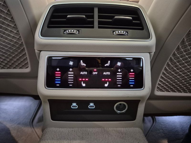 2025 Audi A6 45 TFSI Quattro Premium photo 17