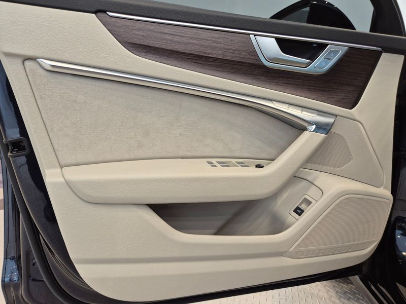 2025 Audi A6 45 TFSI Quattro Premium photo 18