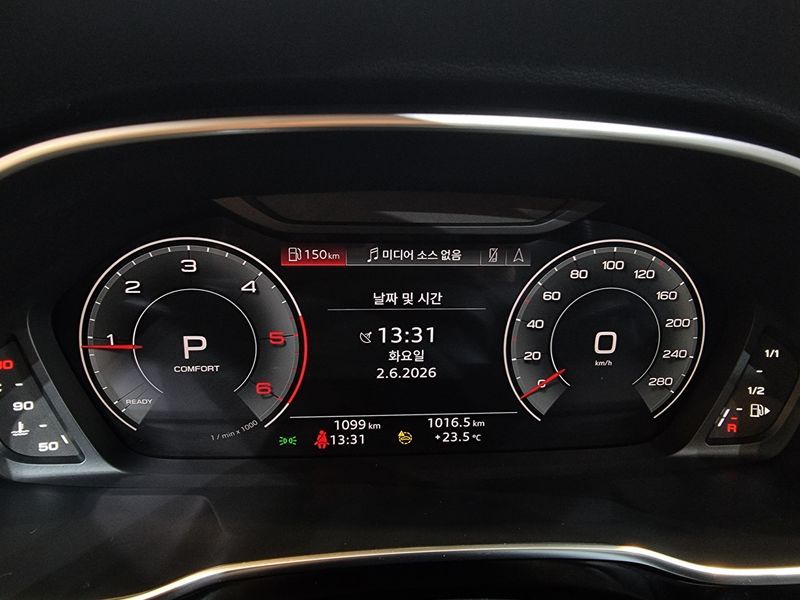 2024 Audi Q3 35 TDI Premium Sportback photo 8