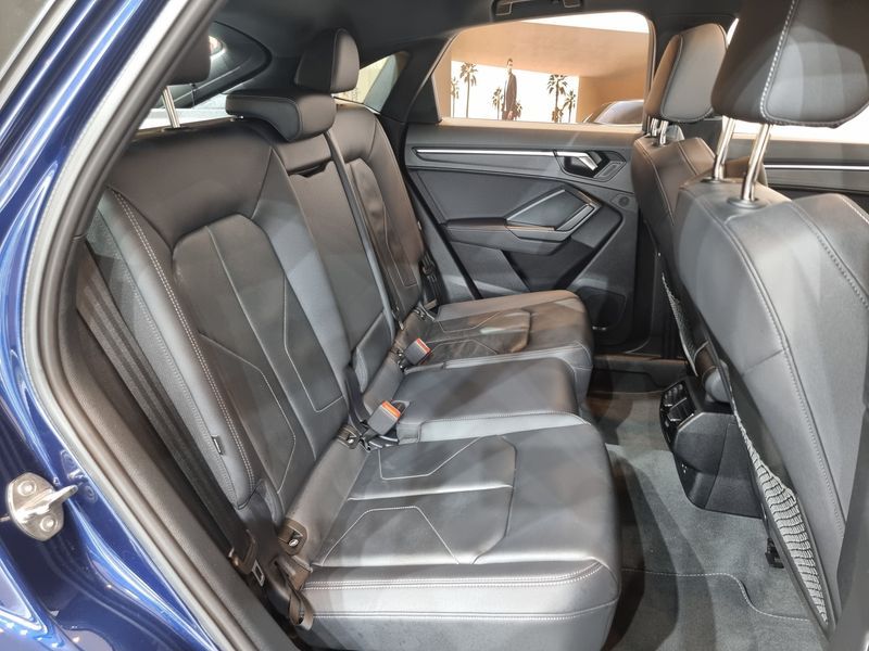 2024 Audi Q3 35 TDI Premium Sportback photo 12