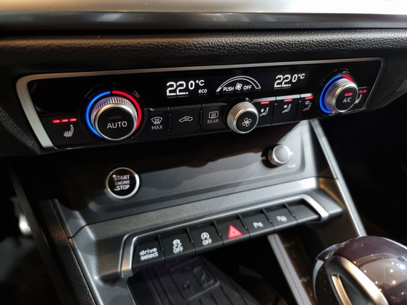 2024 Audi Q3 35 TDI Premium Sportback photo 16