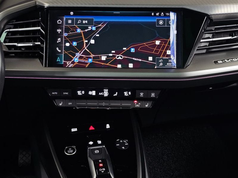 2023 Audi e-tron 40 Premium photo 14