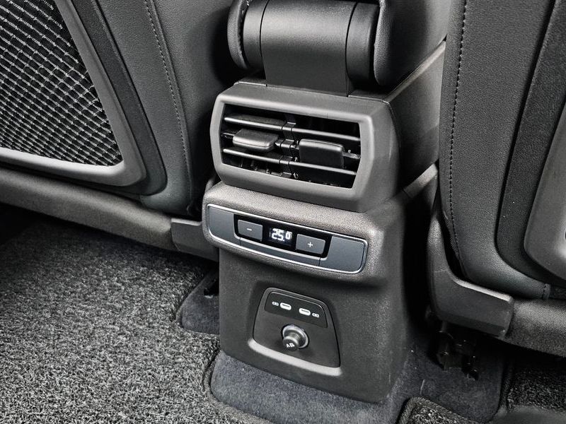 2023 Audi e-tron 40 Premium photo 18