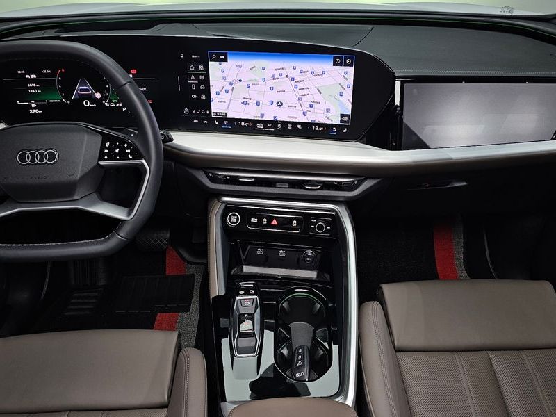 2025 Audi Q5 40 TFSI Quattro S Line photo 7