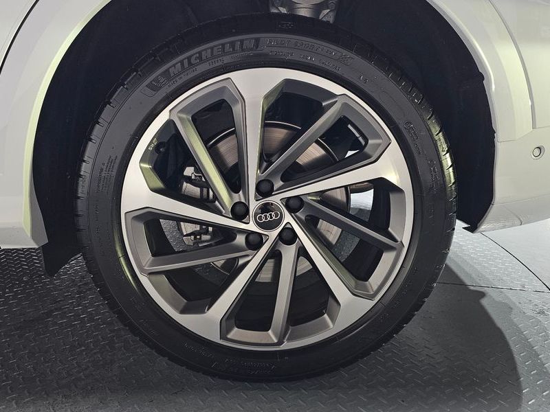 2025 Audi Q5 40 TFSI Quattro S Line photo 21
