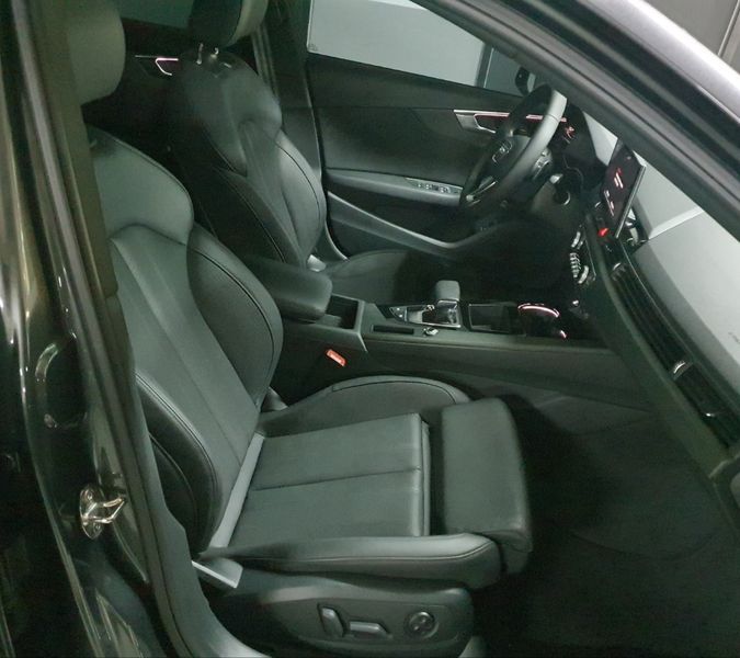 2023 Audi A4 35 TDI Premium photo 10