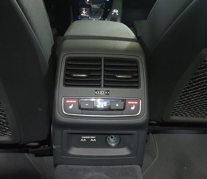 2023 Audi A4 35 TDI Premium photo 16