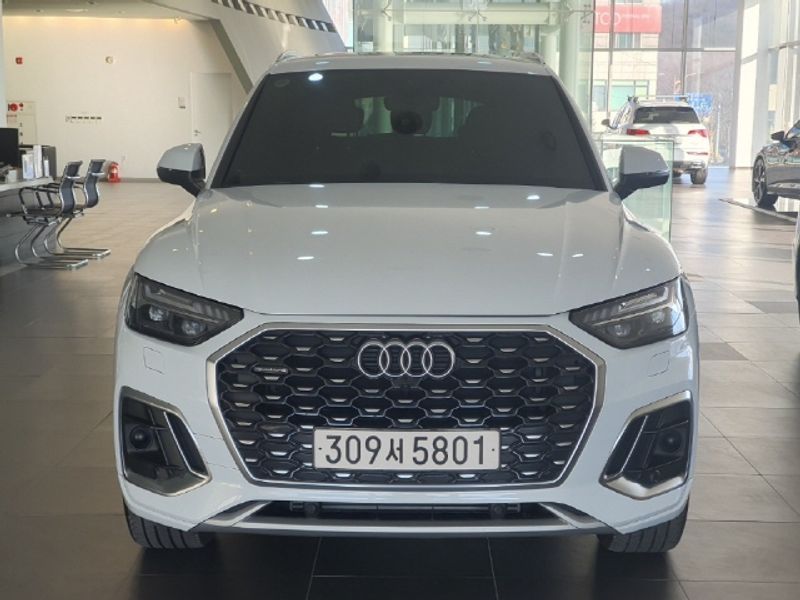 2023 Audi Q5 45 TFSI Quattro Premium Sportback photo 1