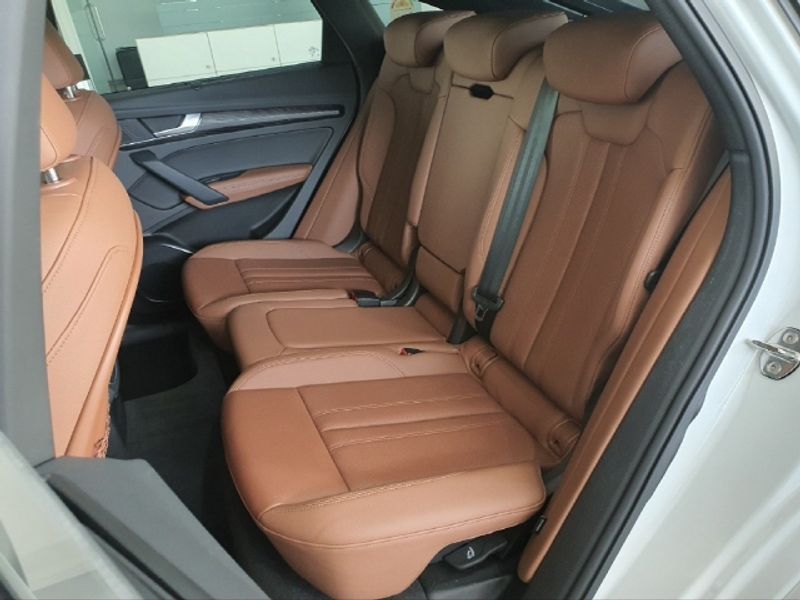 2023 Audi Q5 45 TFSI Quattro Premium Sportback photo 11