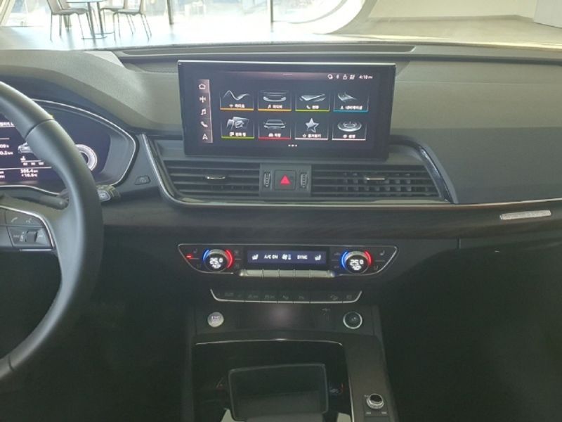 2023 Audi Q5 45 TFSI Quattro Premium Sportback photo 12