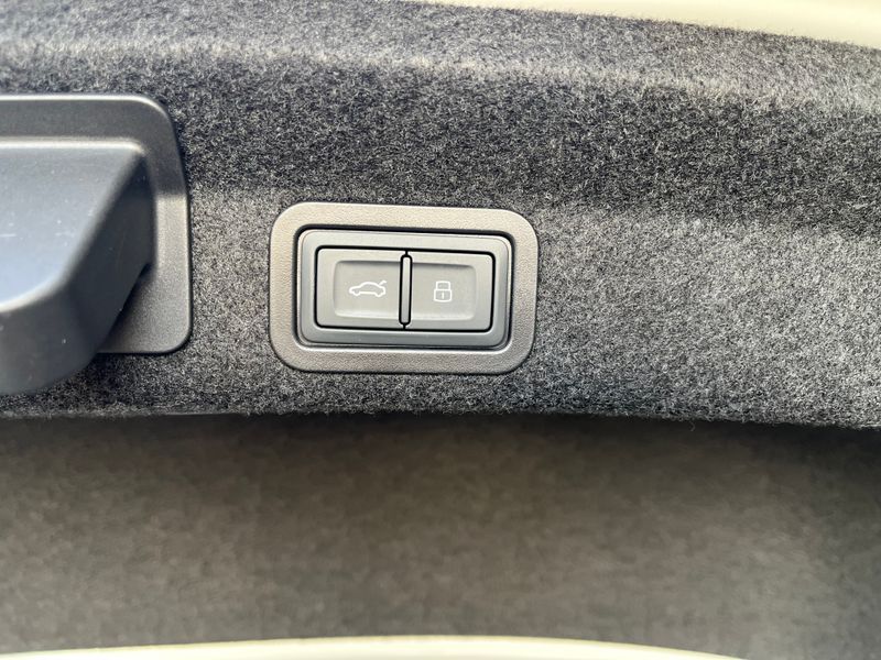 2023 Audi A6 40 TDI Premium photo 18