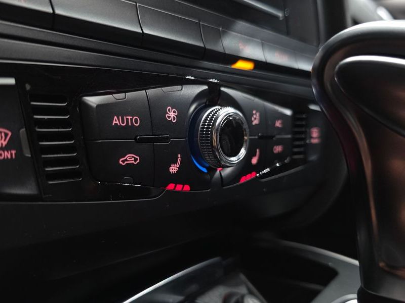 2014 Audi A4 2.0 TFSI Quattro Dynamic B8 photo 16