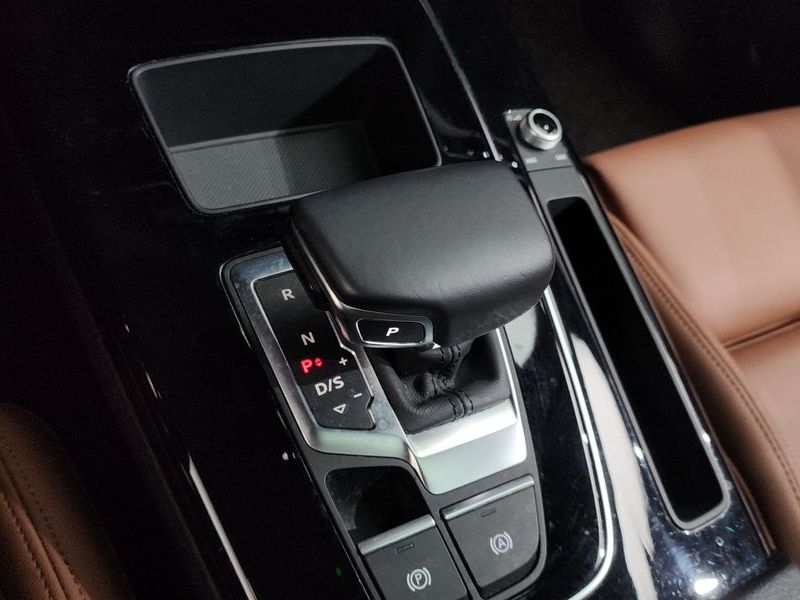2021 Audi Q5 45 TFSI Quattro Premium photo 9