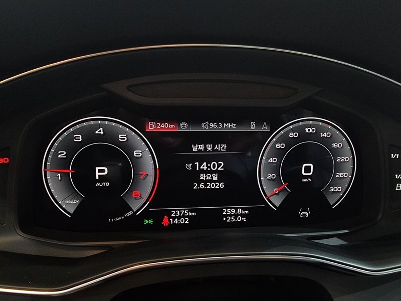 2025 Audi A6 45 TFSI Quattro Premium photo 8