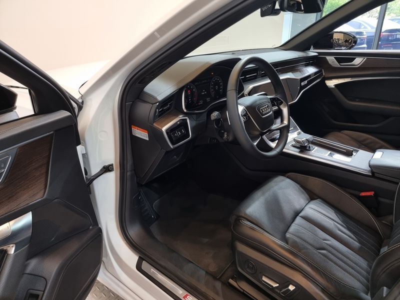 2025 Audi A6 45 TFSI Quattro Premium photo 10