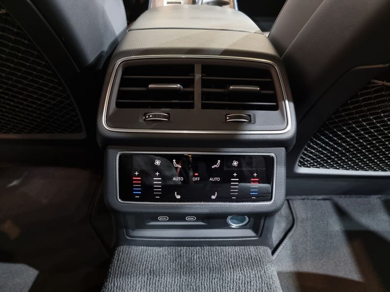 2025 Audi A6 45 TFSI Quattro Premium photo 17